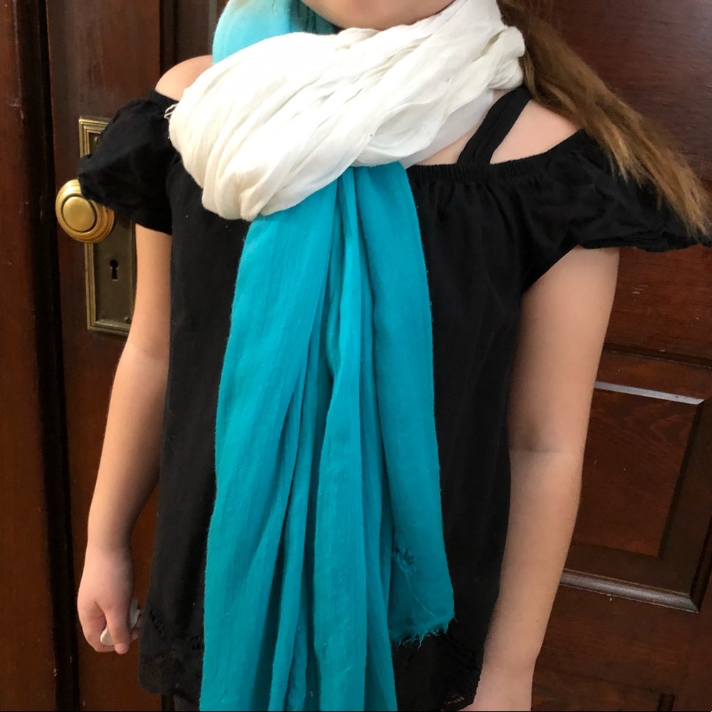 Long scarf